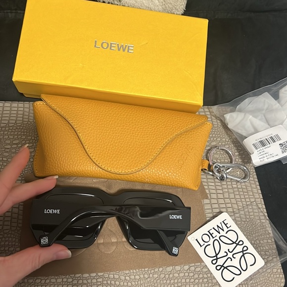 🤩LOEWE SUNGLASSES🤩 Loewe and paula’s sungla !NWT - Picture 6 of 7